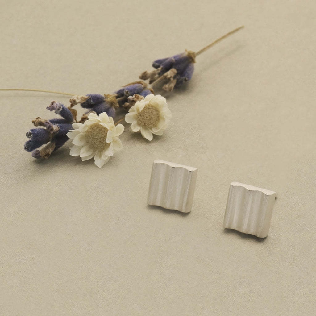 Curve - Small Square Stud Earrings